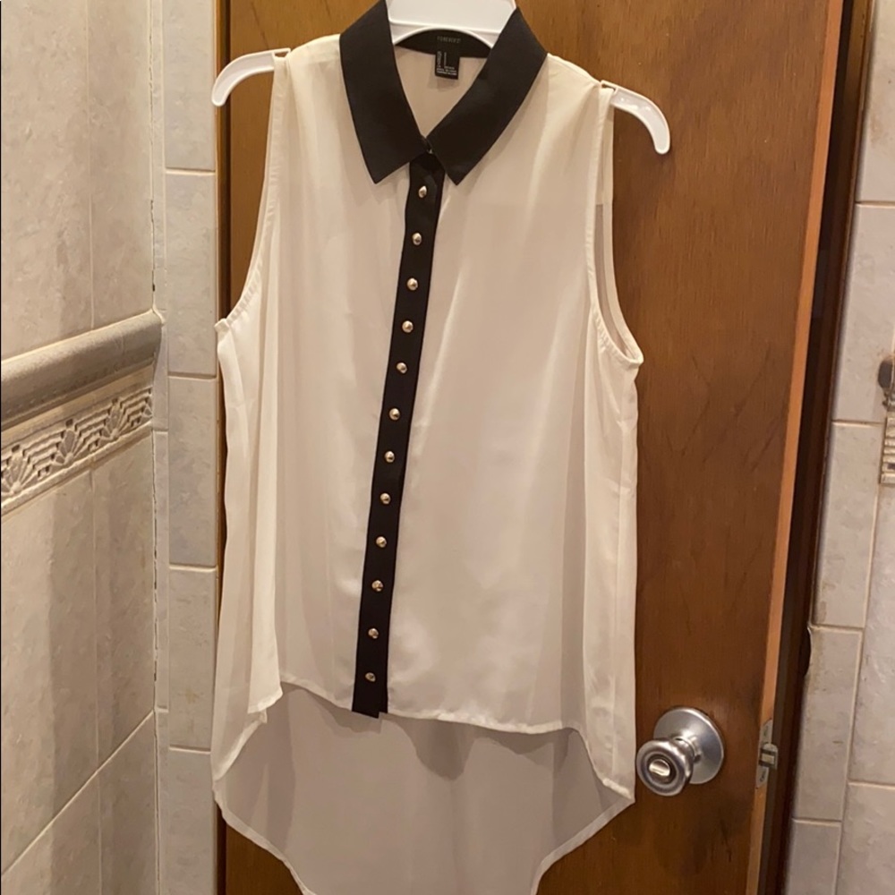 High-low button up blouse with collar